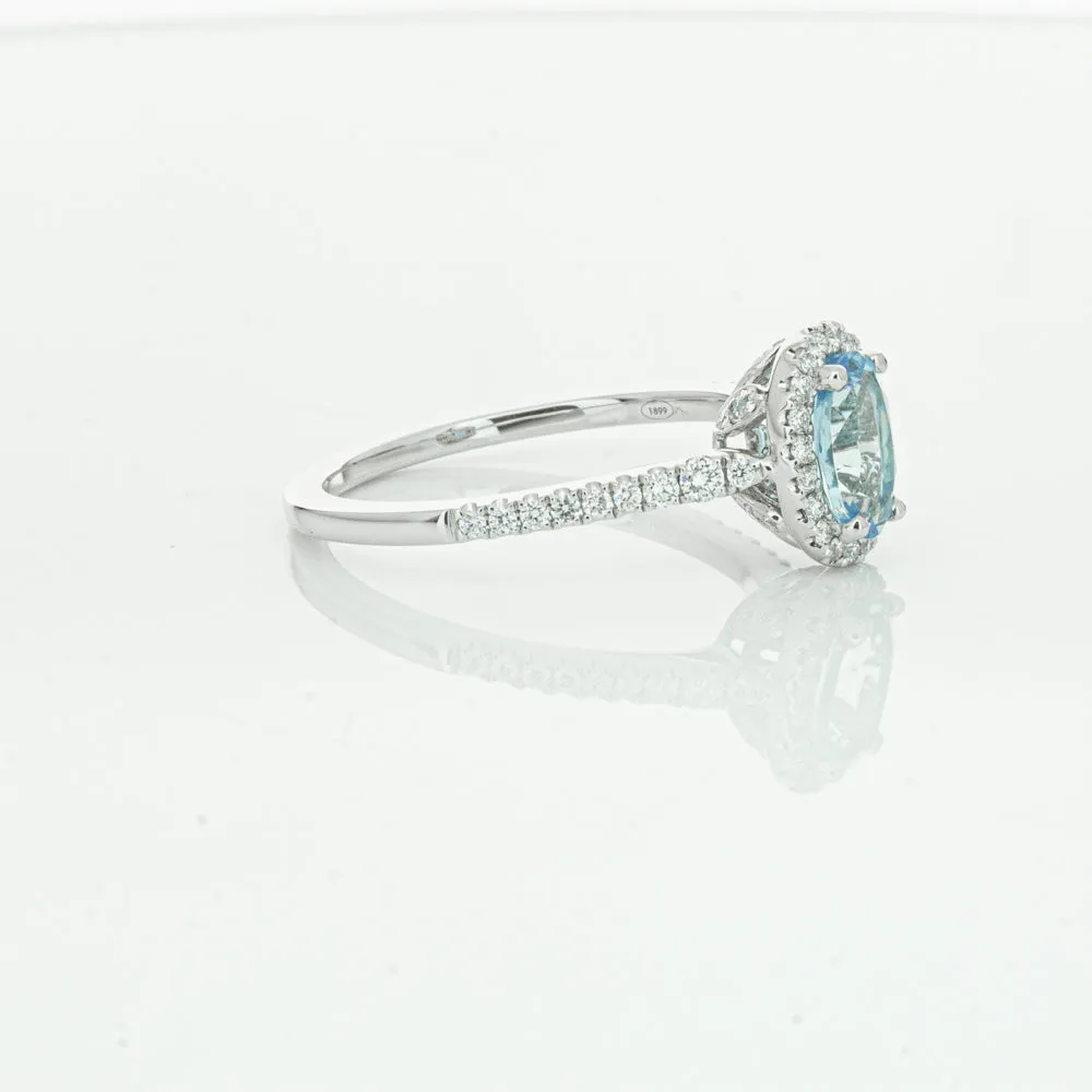 18ct White Gold .74ct Aquamarine & Diamond Mini Sierra Ring