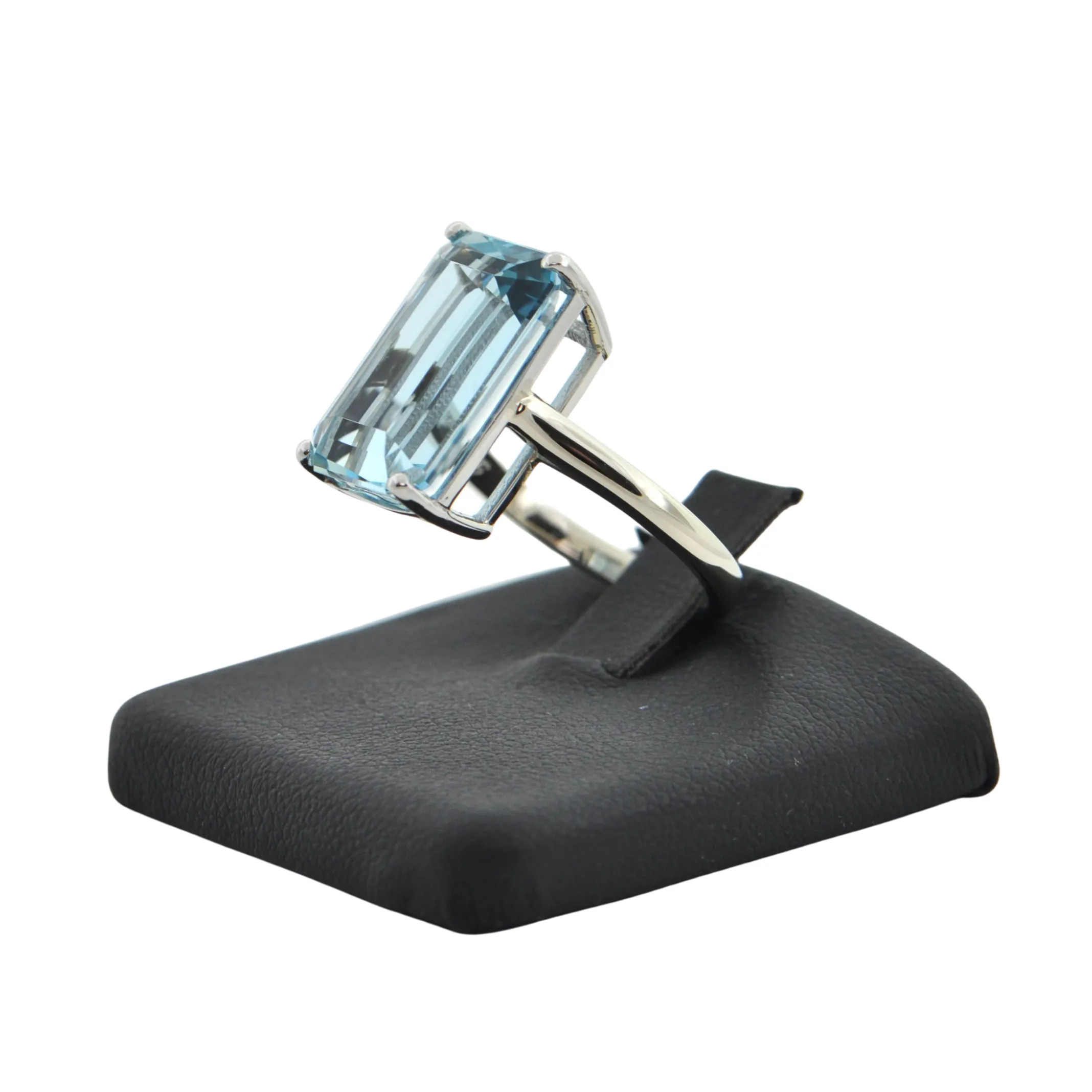 9.04CT Aquamarine 18K White Gold Ring