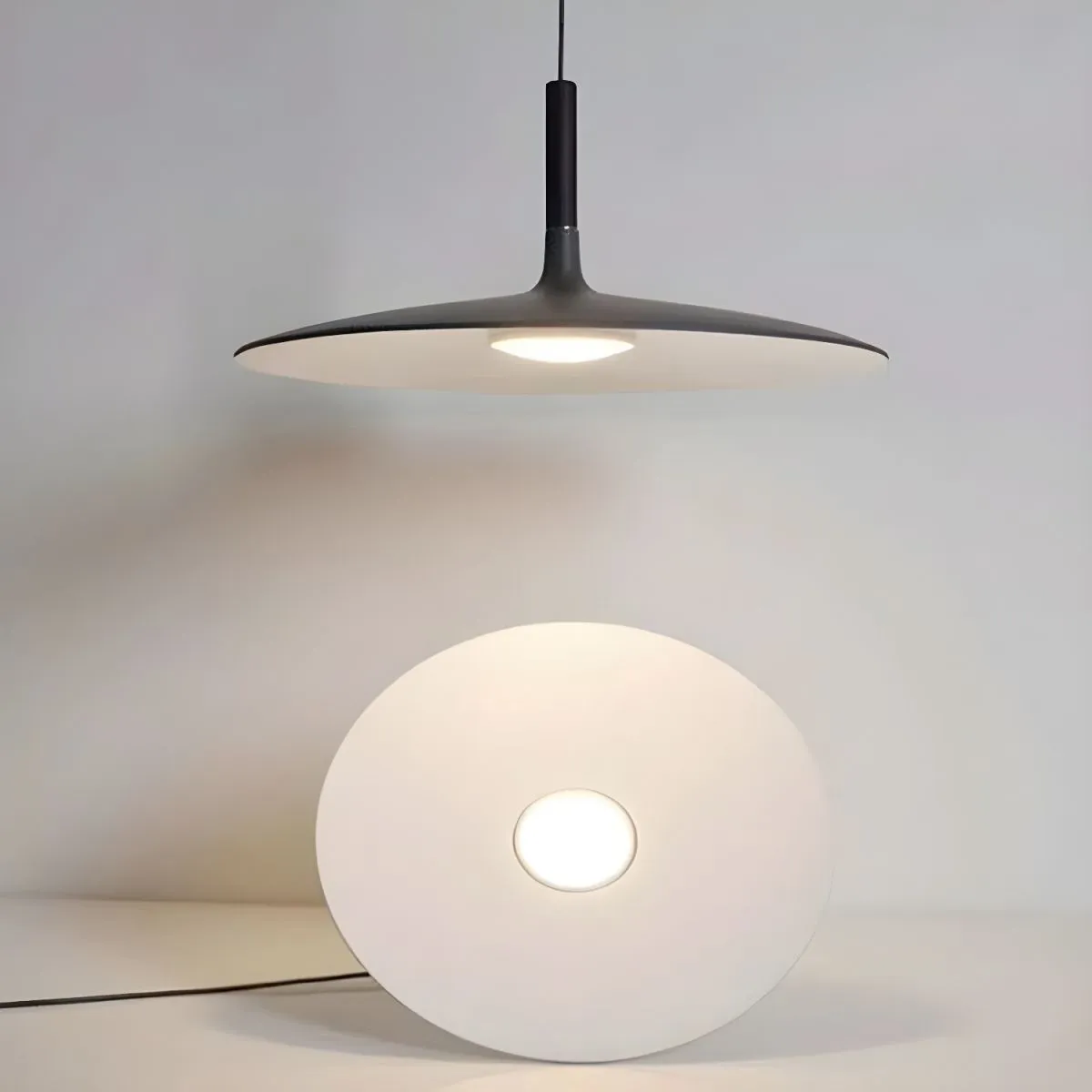 Aplomb Metal Pendant Lamp