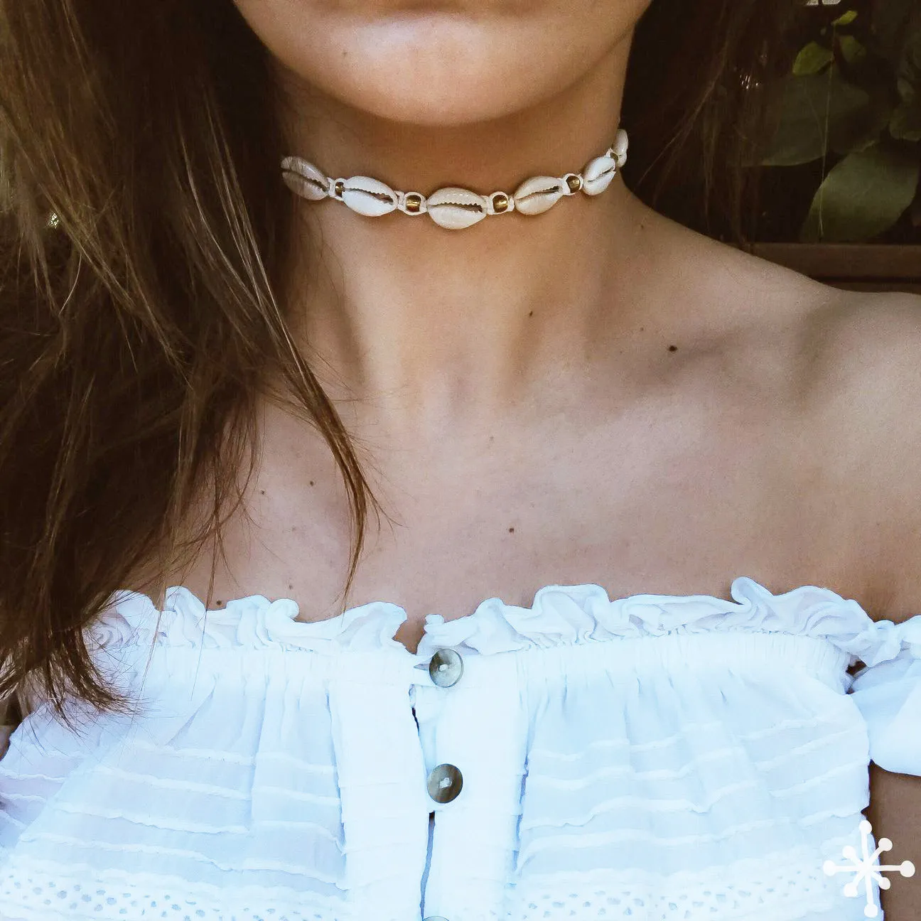 Cowrie Shell Choker 4 / Cream Cord / Gold Beads