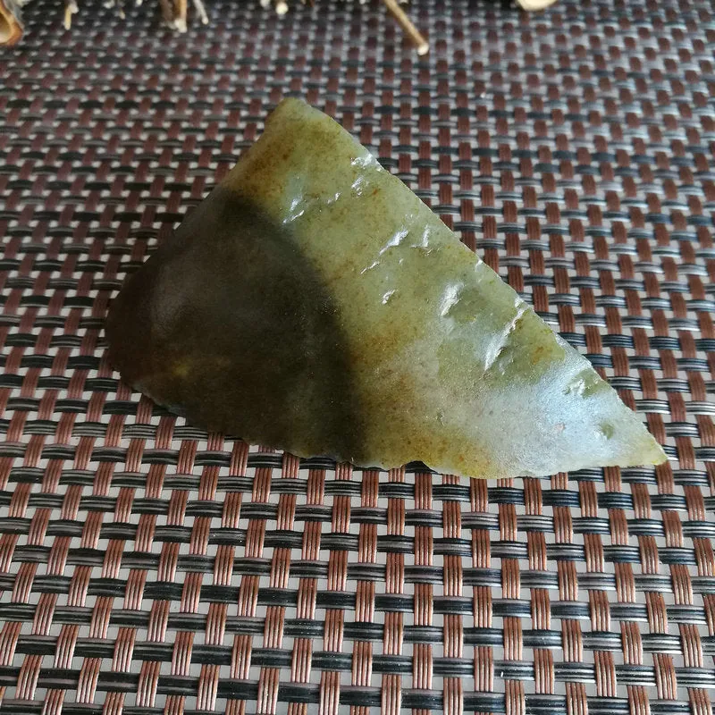 Natural Hetian Jade Rough Nephrite Raw (122g, 8X5.4X3.2cm)