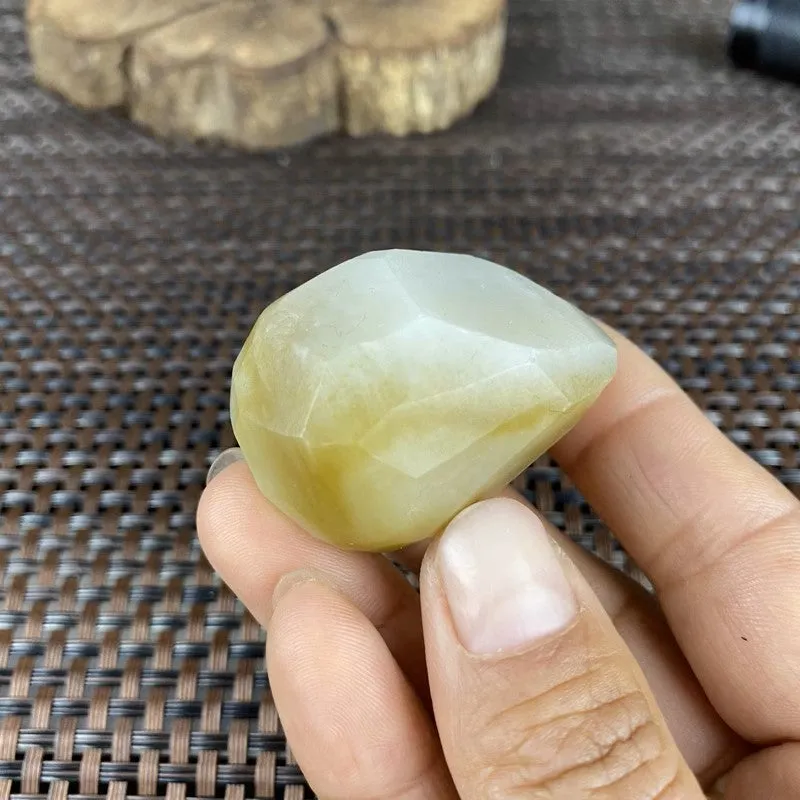 Natural Hetian Jade Rough Nephrite Raw (53g,4.3X3.0X2.8cm)