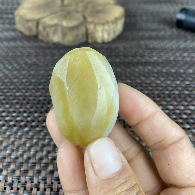 Natural Hetian Jade Rough Nephrite Raw (53g,4.3X3.0X2.8cm)