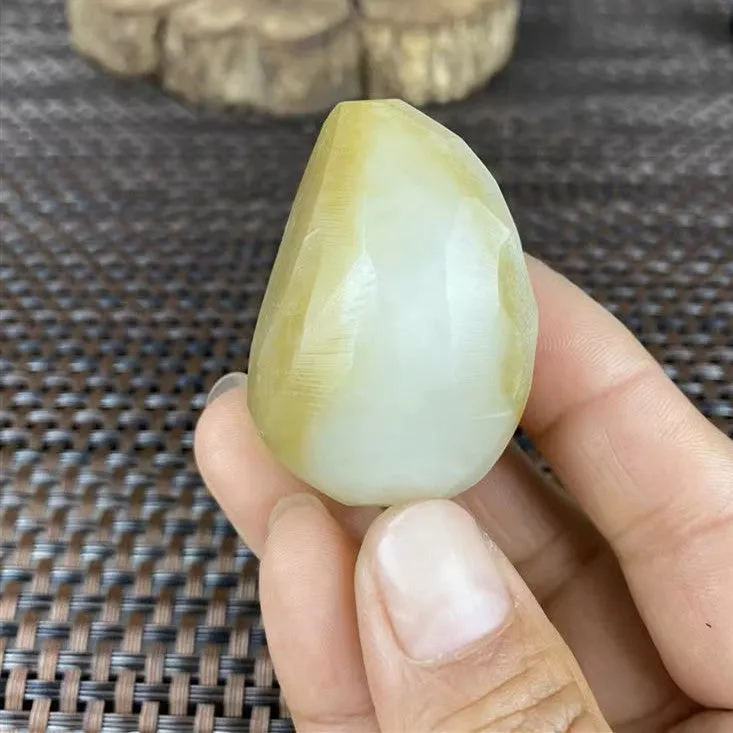 Natural Hetian Jade Rough Nephrite Raw (53g,4.3X3.0X2.8cm)