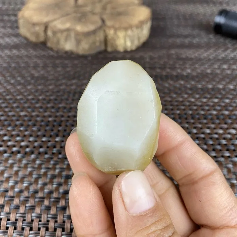 Natural Hetian Jade Rough Nephrite Raw (53g,4.3X3.0X2.8cm)