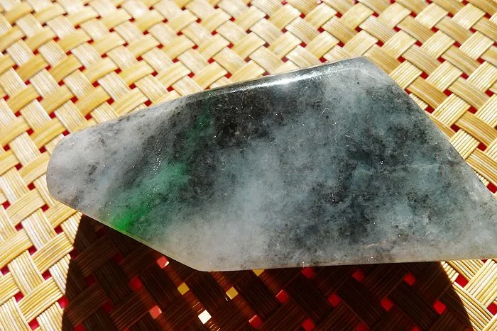 Natural Jade Rough Jadeite Raw (113g,7X4.2X1.75cm)