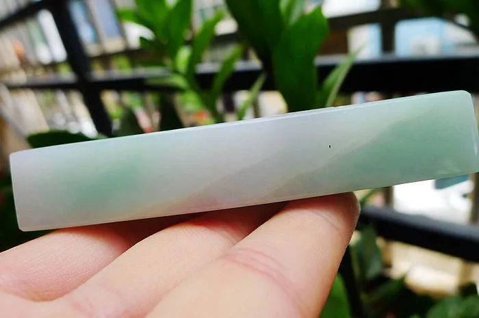 Natural Jade Rough Jadeite Raw (144g,9.3X2.9X1.7cm)