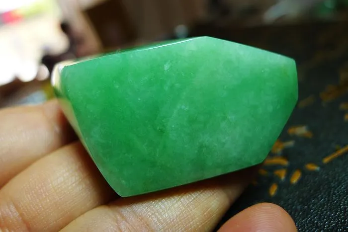 Natural Jade Rough Jadeite Raw (64g,4.7X3X2.2cm)