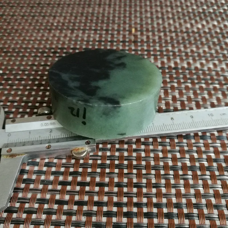 Natural Kunlun Jade Rough Nephrite Raw (120g, 5.3X1.8cm)