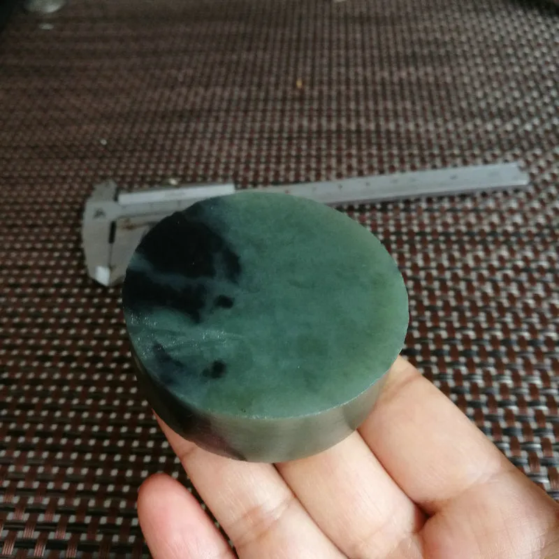 Natural Kunlun Jade Rough Nephrite Raw (120g, 5.3X1.8cm)