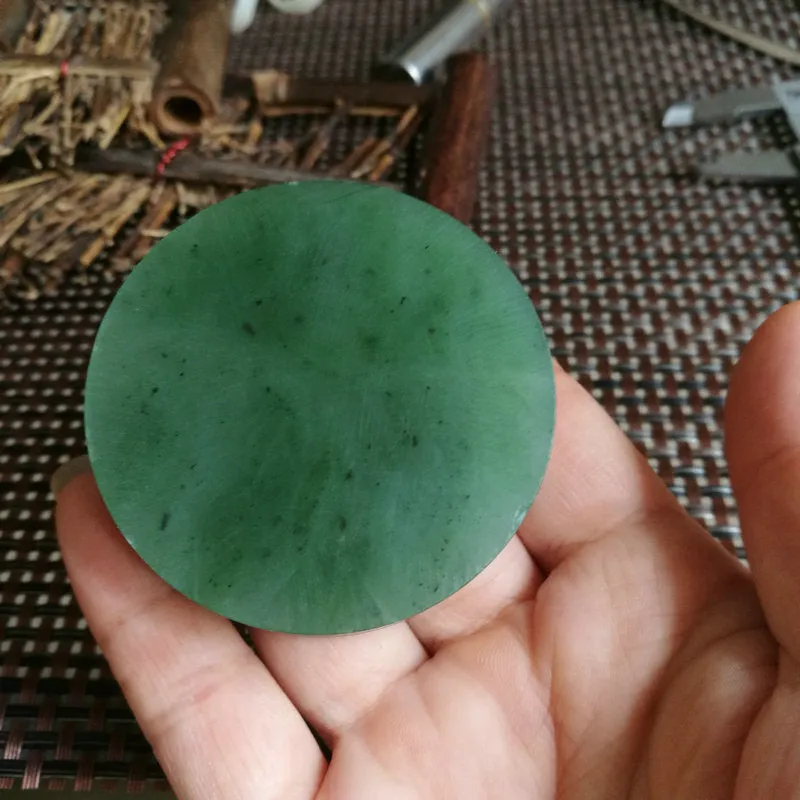 Natural Kunlun Jade Rough Nephrite Raw (122g, 5.2X1.9cm)