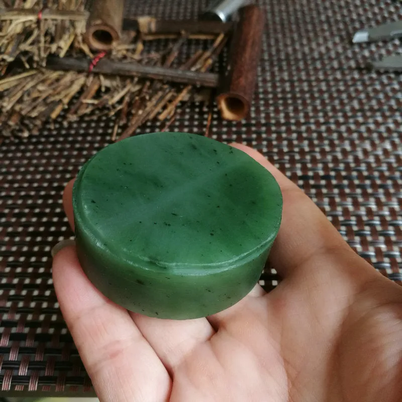 Natural Kunlun Jade Rough Nephrite Raw (122g, 5.2X1.9cm)