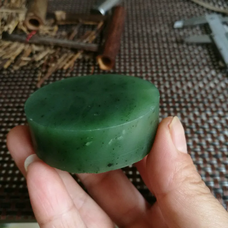 Natural Kunlun Jade Rough Nephrite Raw (122g, 5.2X1.9cm)