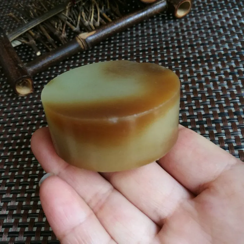 Natural Kunlun Jade Rough Nephrite Raw (128g, 5.2X2.1cm)