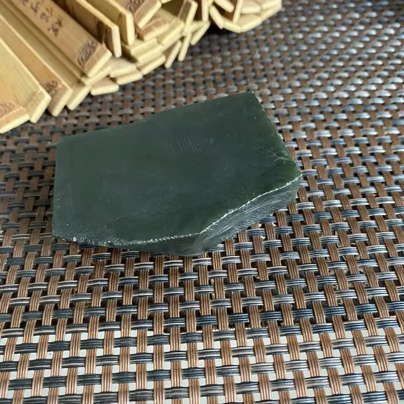 Natural Kunlun Jade Rough Nephrite Raw (140g,6.1X3.9X2.4cm)