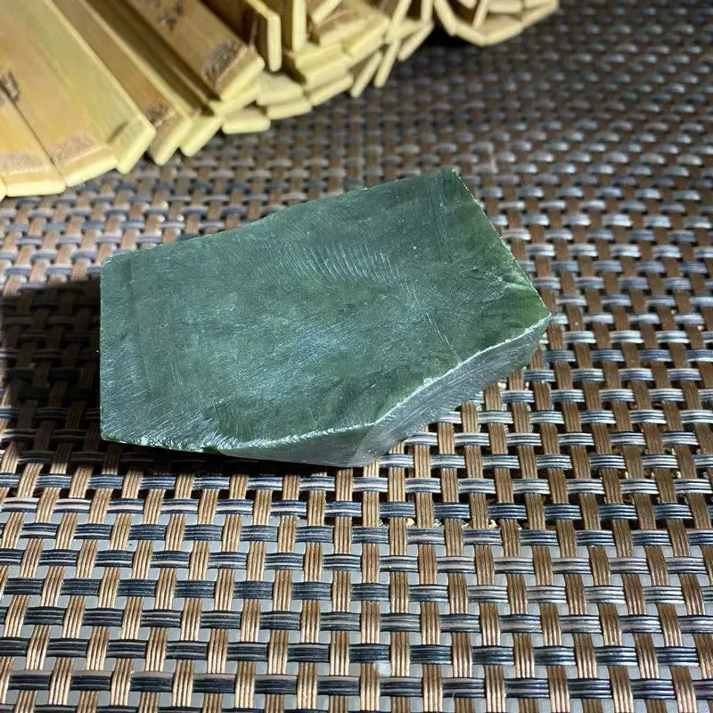 Natural Kunlun Jade Rough Nephrite Raw (140g,6.1X3.9X2.4cm)