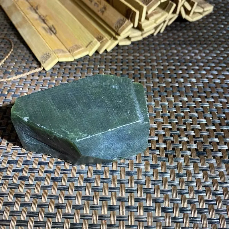 Natural Kunlun Jade Rough Nephrite Raw (140g,6.1X3.9X2.4cm)