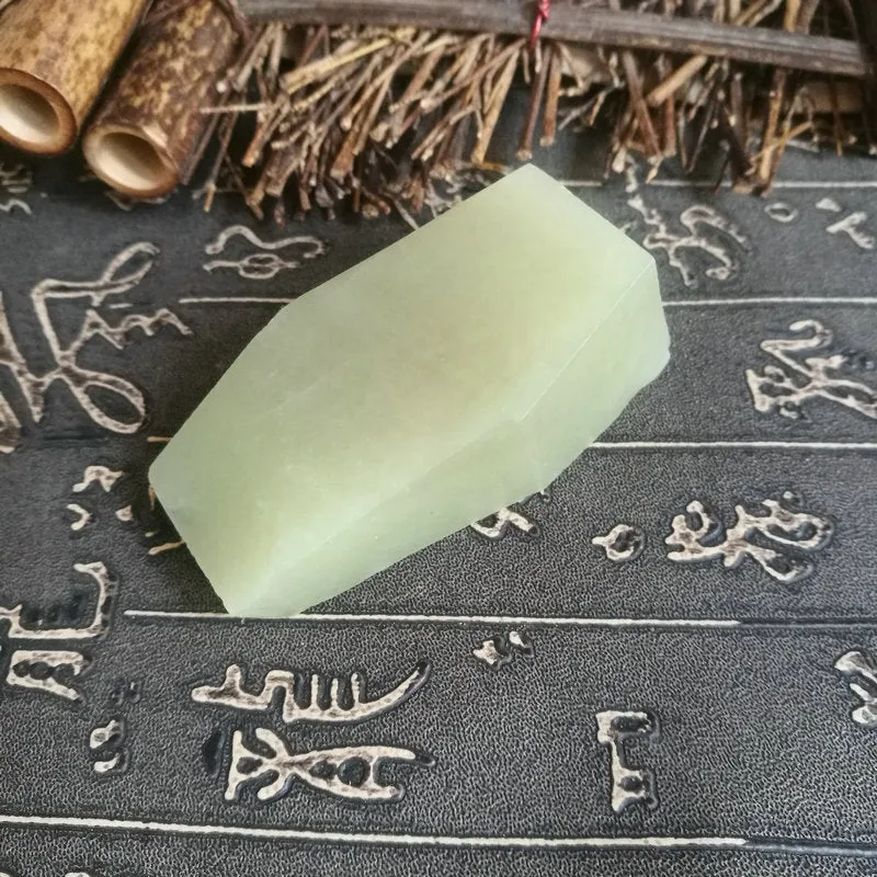 Natural Kunlun Jade Rough Nephrite Raw (141g, 6.5X3.5X3cm)