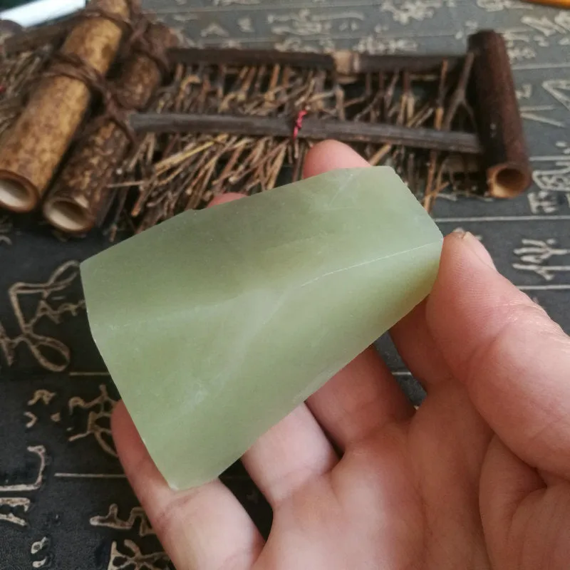 Natural Kunlun Jade Rough Nephrite Raw (141g, 6.5X3.5X3cm)