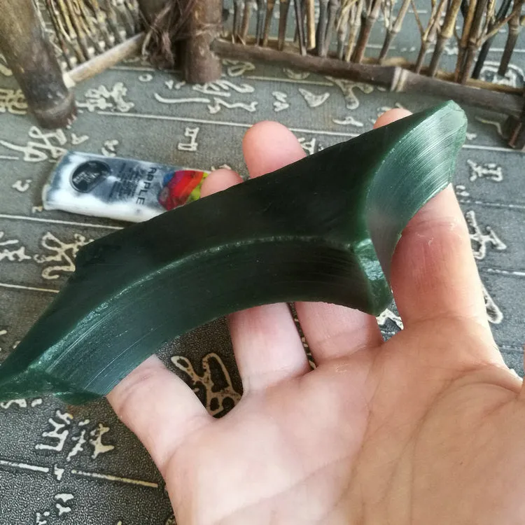 Natural Kunlun Jade Rough Nephrite Raw (146g, 8.5X2.5X2cm)