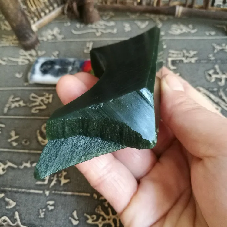 Natural Kunlun Jade Rough Nephrite Raw (146g, 8.5X2.5X2cm)