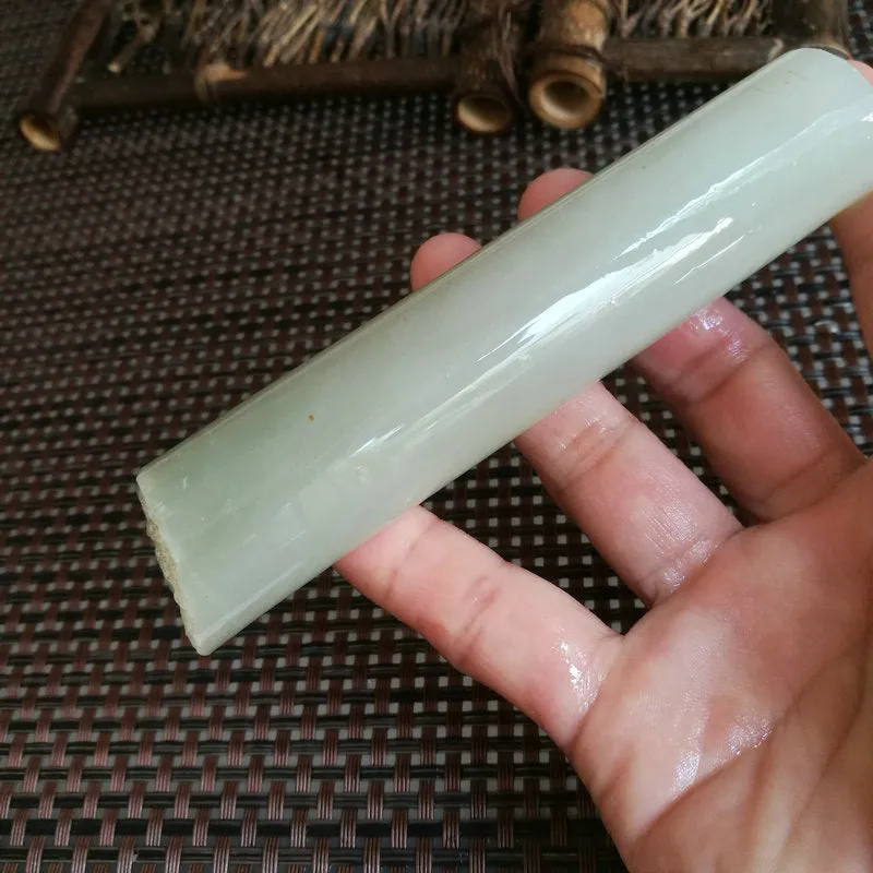 Natural Kunlun Jade Rough Nephrite Raw (151g, 11X2.4cm)