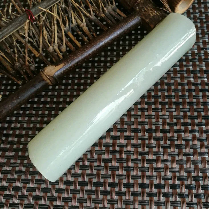 Natural Kunlun Jade Rough Nephrite Raw (151g, 11X2.4cm)