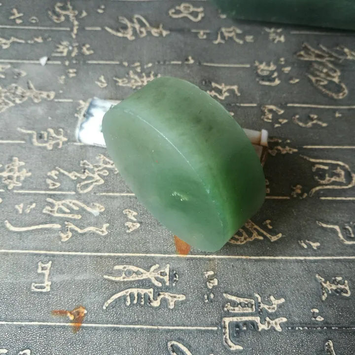 Natural Kunlun Jade Rough Nephrite Raw (162g, 5.8X2cm)