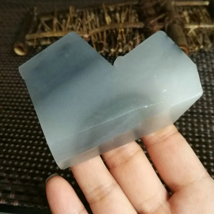 Natural Kunlun Jade Rough Nephrite Raw (180g, 6X3.8X2.5cm)