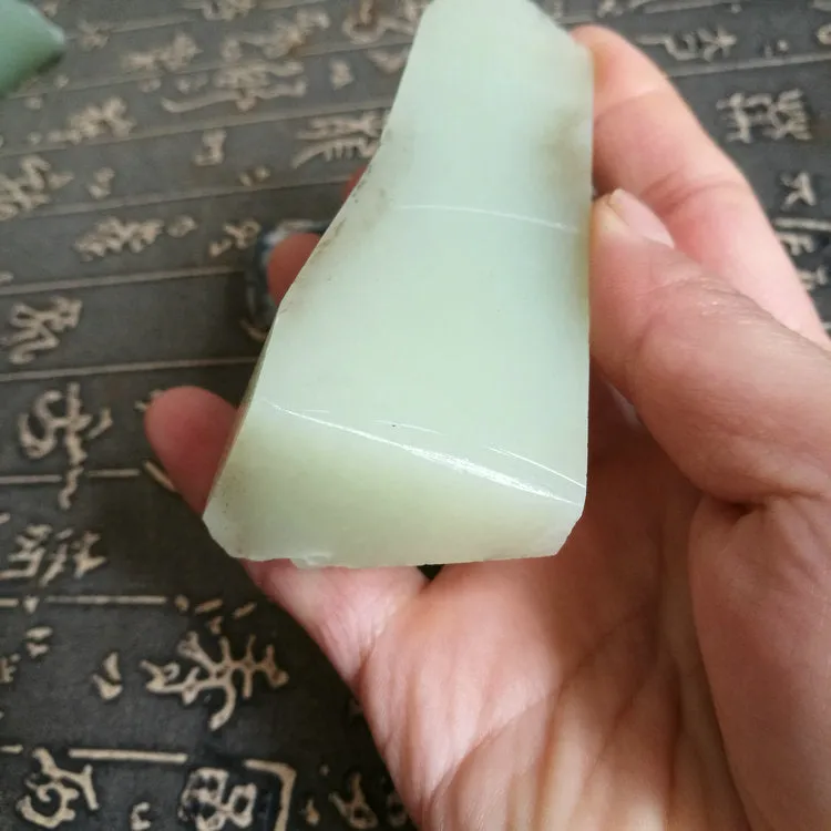 Natural Kunlun Jade Rough Nephrite Raw (181g, 8.5X3.5X3cm)