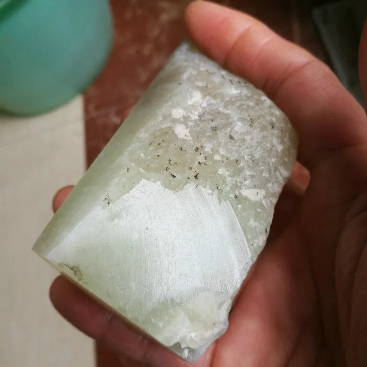 Natural Kunlun Jade Rough Nephrite Raw (181g, 8.5X3.5X3cm)