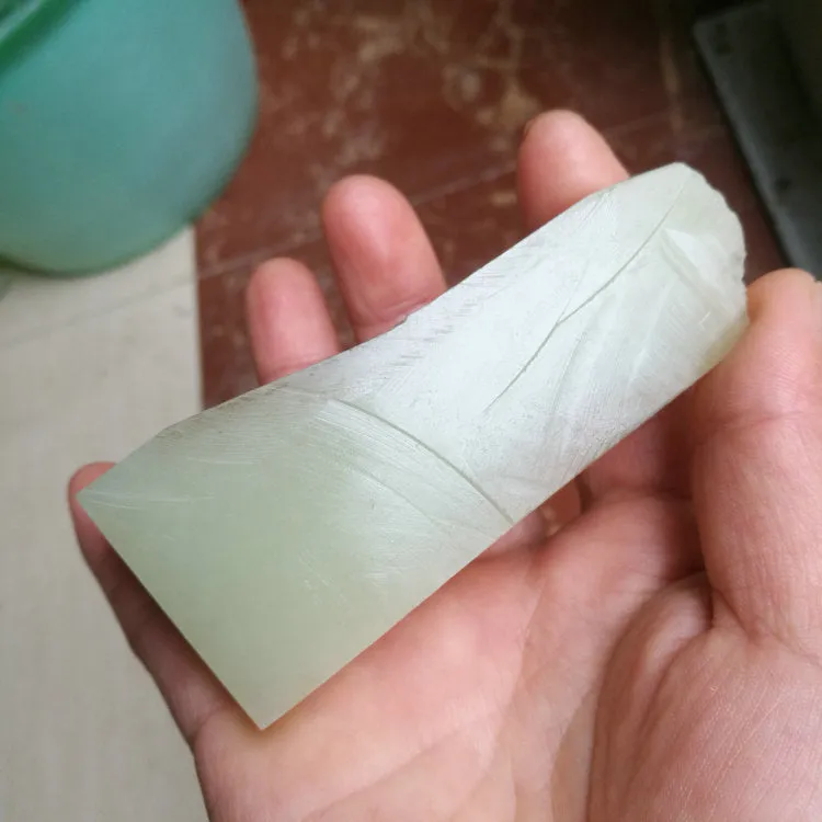 Natural Kunlun Jade Rough Nephrite Raw (181g, 8.5X3.5X3cm)