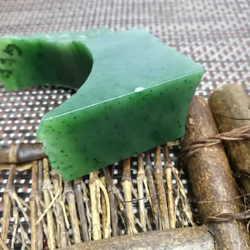 Natural Kunlun Jade Rough Nephrite Raw (230g,8.5X2.4X2.9cm)