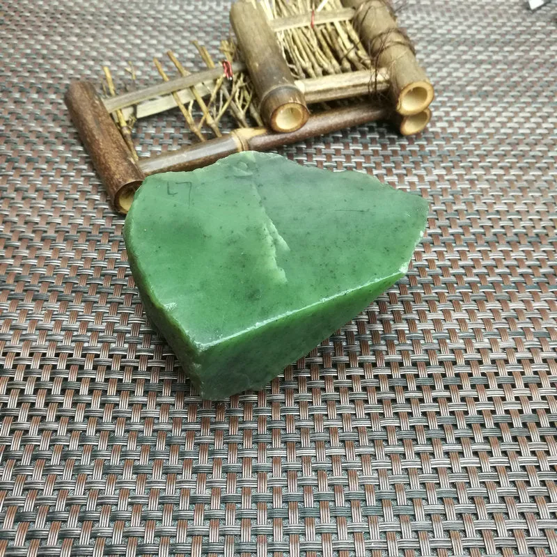 Natural Kunlun Jade Rough Nephrite Raw (341g,8.8X6.6X3.5cm)