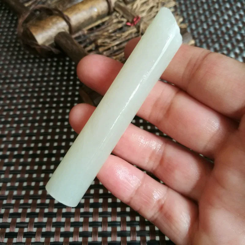 Natural Kunlun Jade Rough Nephrite Raw (35g, 8X1.4cm)