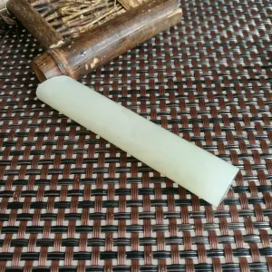 Natural Kunlun Jade Rough Nephrite Raw (35g, 8X1.4cm)