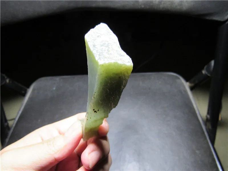 Natural Kunlun Jade Rough Nephrite Raw (42.62g, 72X52X17mm)