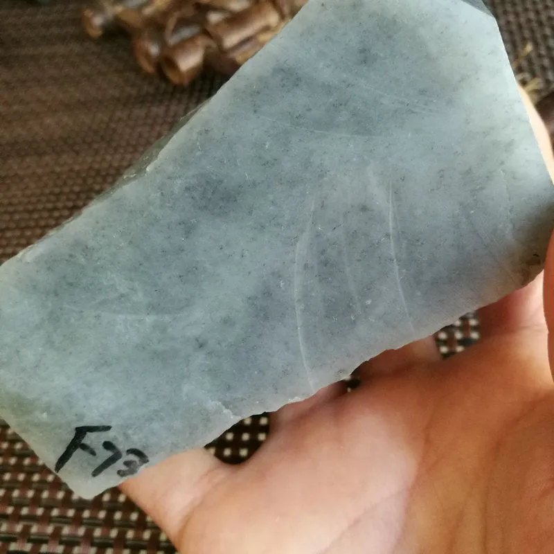 Natural Kunlun Jade Rough Nephrite Raw (623g, 9X6X4cm)