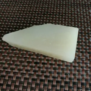 Natural Kunlun Jade Rough Nephrite Raw (85g, 7.5x3.5x1.4cm)