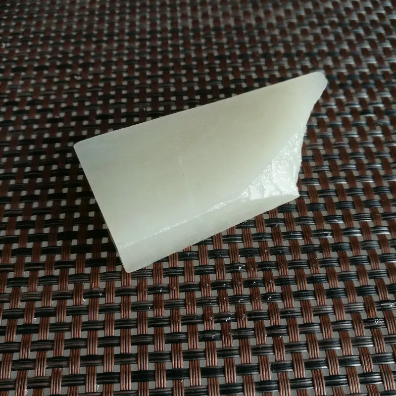 Natural Kunlun Jade Rough Nephrite Raw (85g, 7.5x3.5x1.4cm)