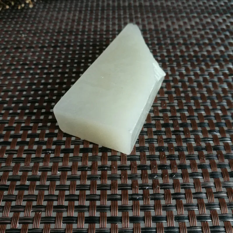 Natural Kunlun Jade Rough Nephrite Raw (85g, 7.5x3.5x1.4cm)