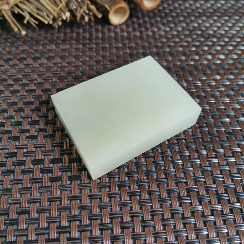 Natural Kunlun Jade Rough Nephrite Raw (85g,5.6X4.2X1.2cm)