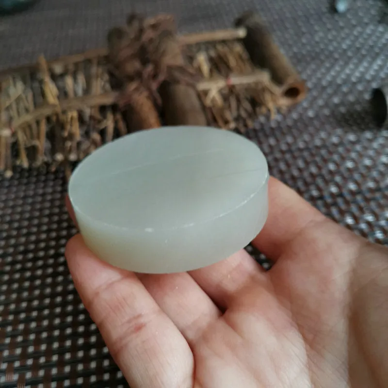 Natural Kunlun Jade Rough Nephrite Raw (89g, 5.2X1.3cm)