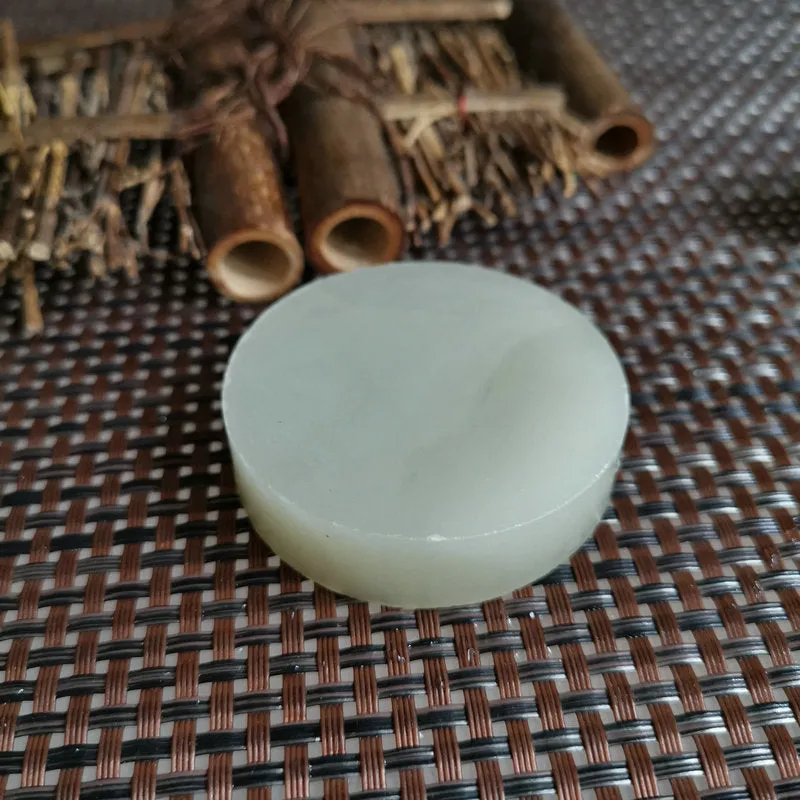 Natural Kunlun Jade Rough Nephrite Raw (89g, 5.2X1.3cm)