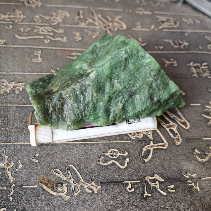 Natural Kunlun Jade Rough Nephrite Raw S-(257g, 8X7X4cm)