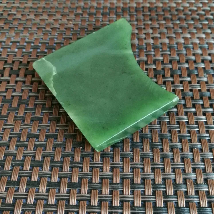 Natural Siberian Jade Rough Nephrite Raw (63g,5.3X4X1cm)