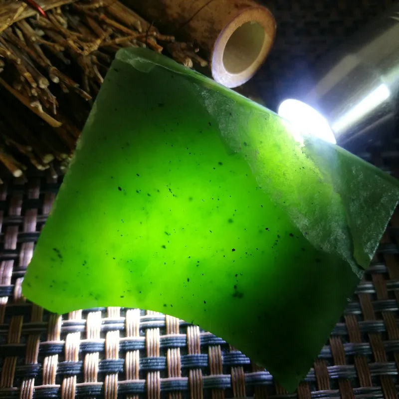 Natural Siberian Jade Rough Nephrite Raw (63g,5.3X4X1cm)