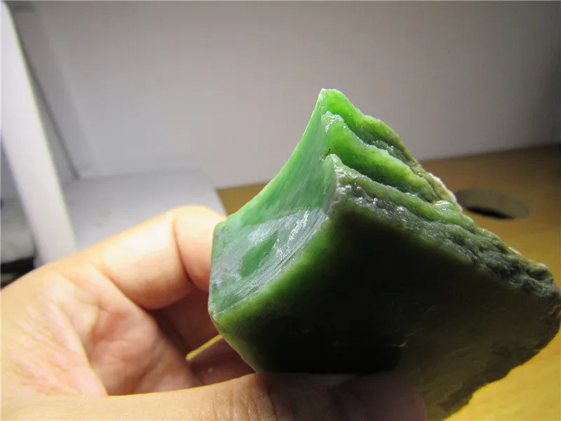 Natural Siberian Jade Rough Russia nephrite Raw (126.09g, 70X60X20mm)