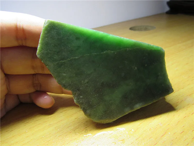 Natural Siberian Jade Rough Russia nephrite Raw (126.09g, 70X60X20mm)