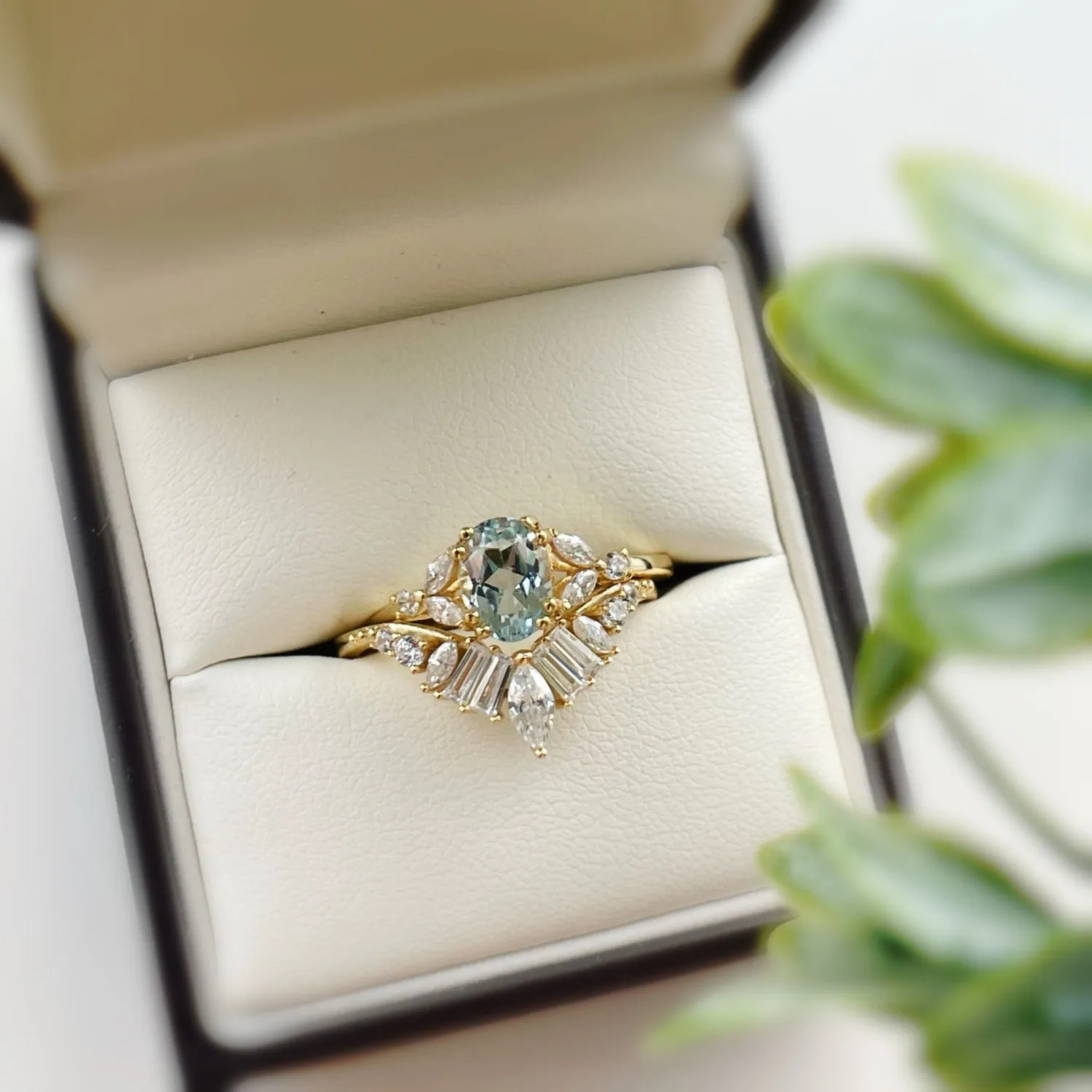 Stellar Aquamarine Ring (Yellow Gold)